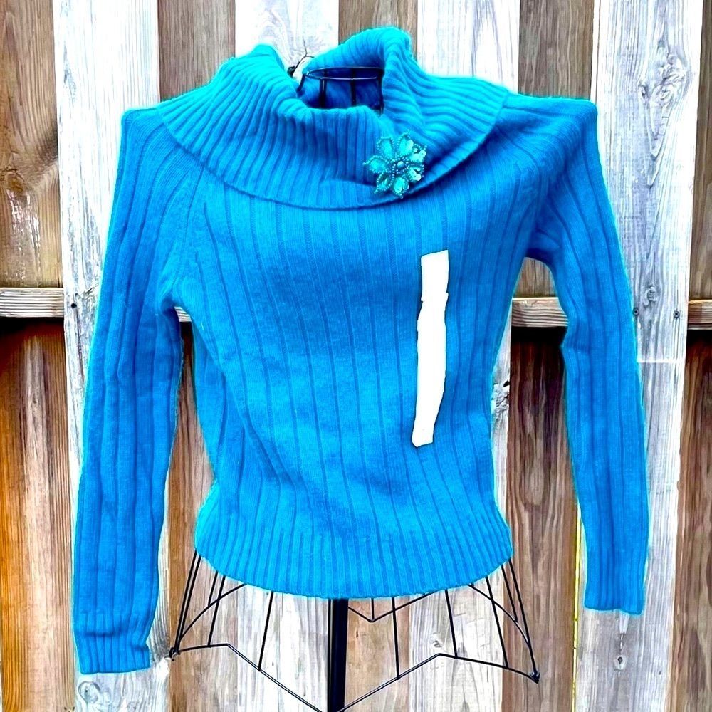 Merona teal sweater with flower brooch